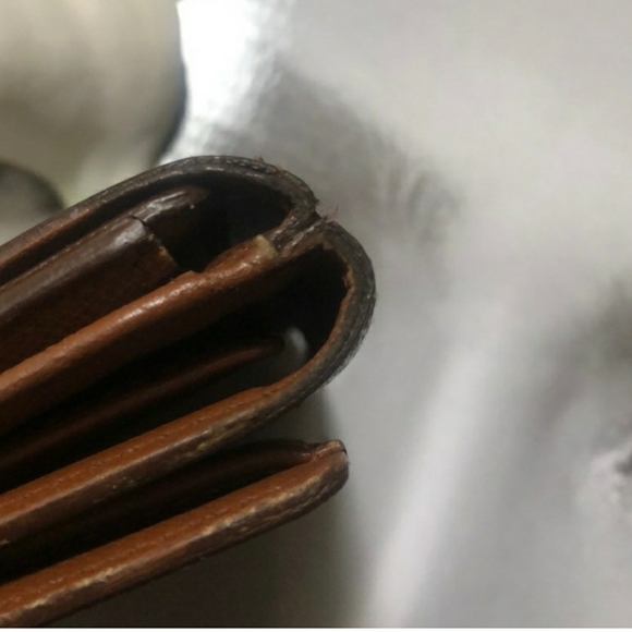 Louis Vuitton Bifold Wallet - Picture 11 of 14